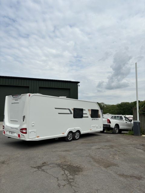 TelveOaks Caravan Storgae tow to site